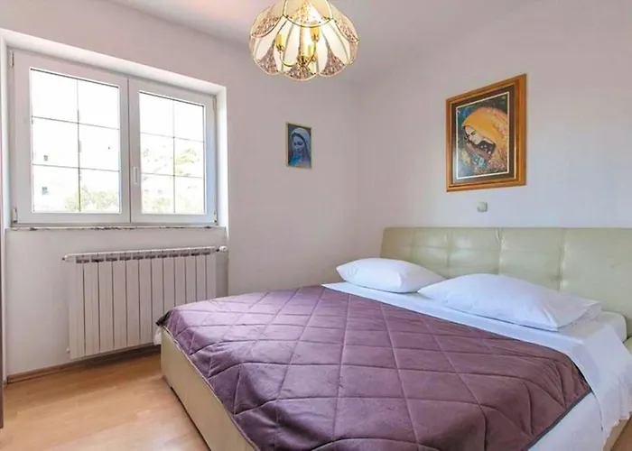 Apartment - Sleeps 6 - Jacuzzi - Seaside - Parking Duće