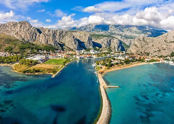 Apartment - Sleeps 6 - Jacuzzi - Seaside - Parking Apartment *
