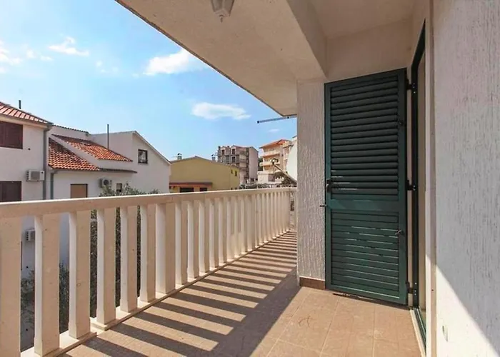 Apartment - Sleeps 6 - Jacuzzi - Seaside - Parking Apartment *
