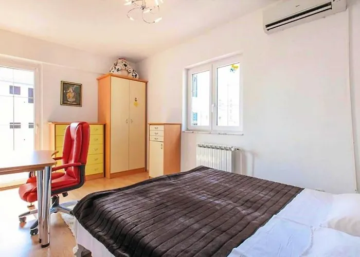 Apartment - Sleeps 6 - Jacuzzi - Seaside - Parking Duće