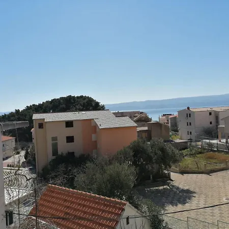 Apartment - Sleeps 6 - Jacuzzi - Seaside - Parking *