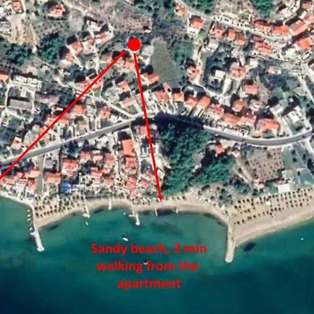 Apartment Apartment - Sleeps 6 - Jacuzzi - Seaside - Parking
