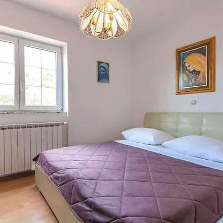 Apartment - Sleeps 6 - Jacuzzi - Seaside - Parking Duće