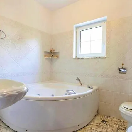 Apartment - Sleeps 6 - Jacuzzi - Seaside - Parking Apartment Duće